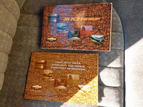 Used 2000 Chevrolet S10 Pickup LS w/ Preferred Equipment Group image 69