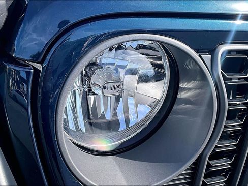 Used 2025 Jeep Wrangler Sport S image 24