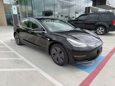 Used 2019 Tesla Model 3 Standard Range Plus image 3