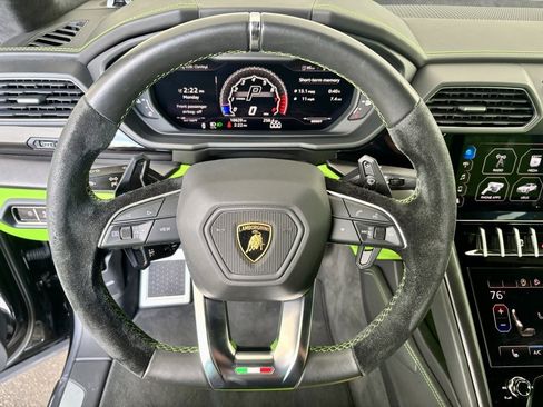 Used 2021 Lamborghini Urus image 13