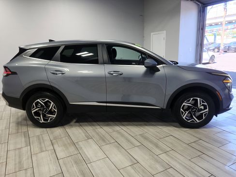 Used 2025 Kia Sportage LX AWD/4WD image 6