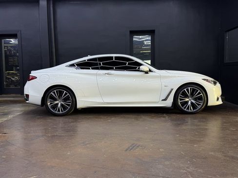 Used 2018 INFINITI Q60 3.0t Luxe AWD/4WD image 10