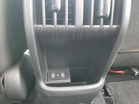 Used 2024 Hyundai Kona Limited AWD/4WD image 16