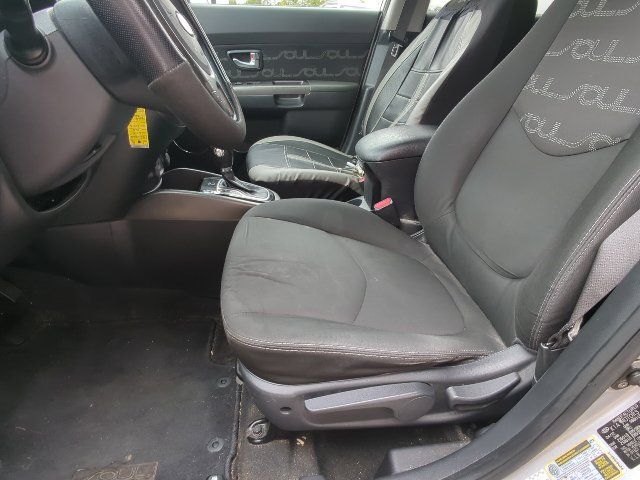 Used 2012 Kia Soul + FWD image 10