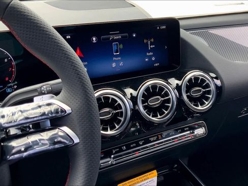 Certified 2025 Mercedes-Benz GLA 250 image 8