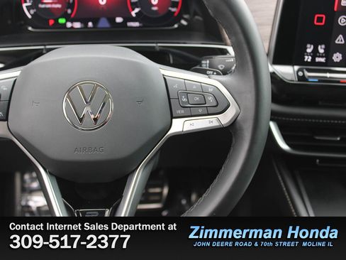 Used 2024 Volkswagen Atlas SEL Premium R-Line image 15