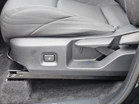 Used 2024 Toyota Tacoma SR5 RWD image 21