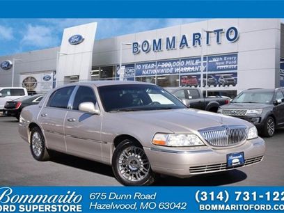 Used 2010 Lincoln Town Car Signature Limited
