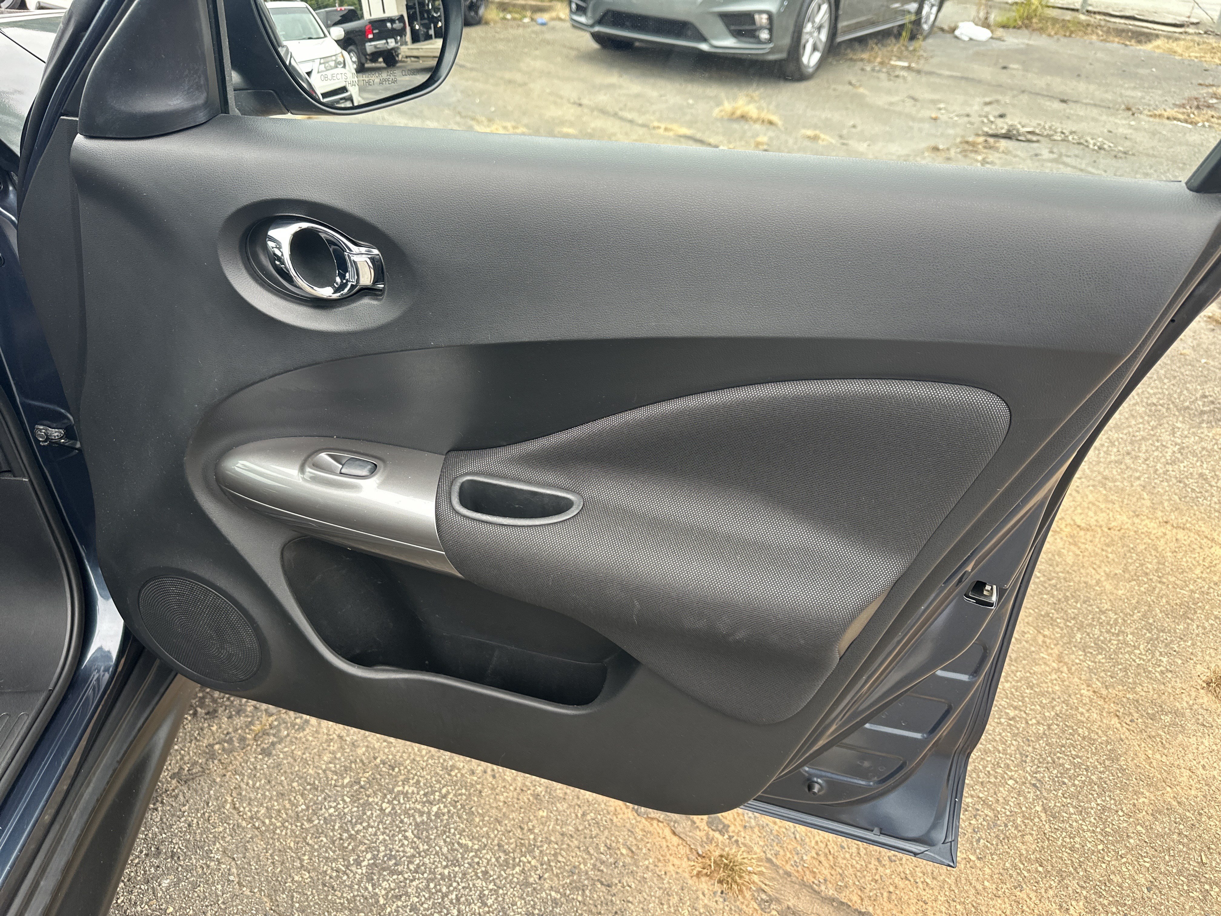 Used 2012 Nissan Juke SL FWD image 16