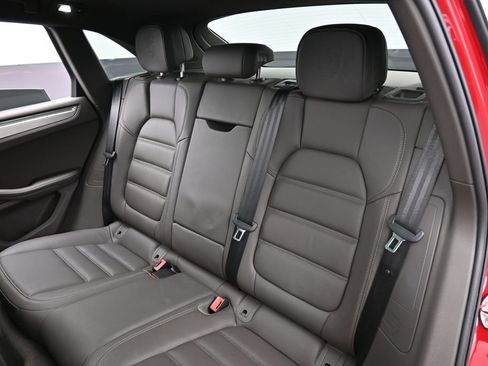 Certified 2022 Porsche Macan S AWD/4WD image 24