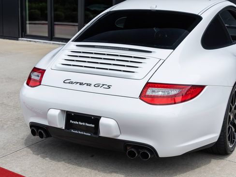 Used 2012 Porsche 911 Carrera GTS RWD image 17