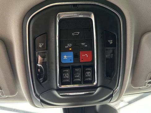 Used 2021 Jeep Grand Cherokee L Limited AWD/4WD image 36