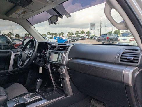 Used 2017 Toyota 4Runner SR5 image 16