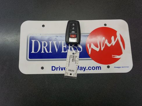 Used 2021 Toyota Highlander XLE FWD image 20