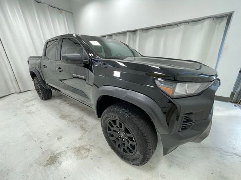 Used 2023 Chevrolet Colorado Trail Boss w/ Advanced Trailering Package AWD/4WD image 3
