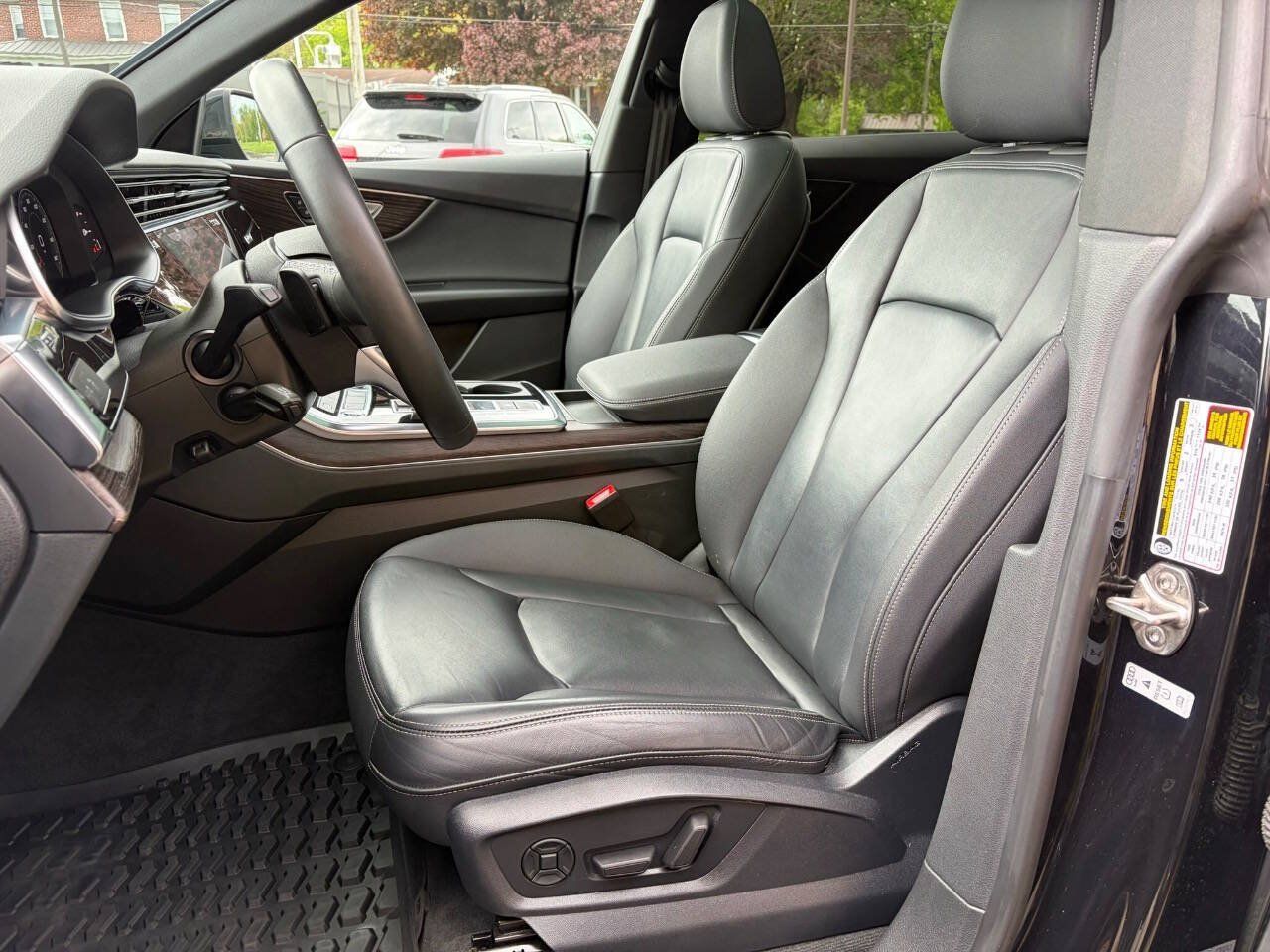 Used 2021 Audi Q8 Premium w/ Black Optic Package AWD/4WD image 8