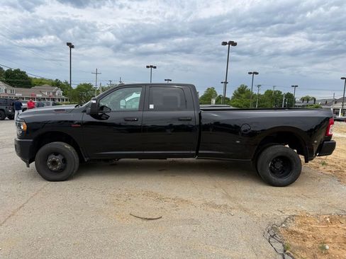 Used 2024 RAM 3500 Tradesman AWD/4WD image 9