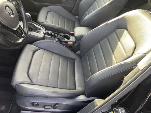 Used 2015 Volkswagen Golf SEL image 28