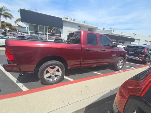 Used 2018 RAM 1500 Express w/ Express Value Package AWD/4WD image 2
