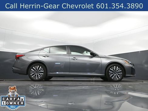 Used 2024 Nissan Altima 2.5 SV FWD image 44