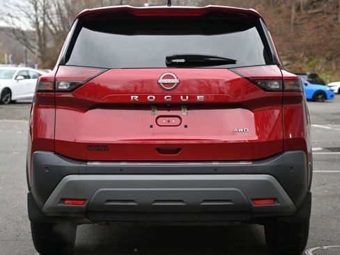 Used 2023 Nissan Rogue S image 6