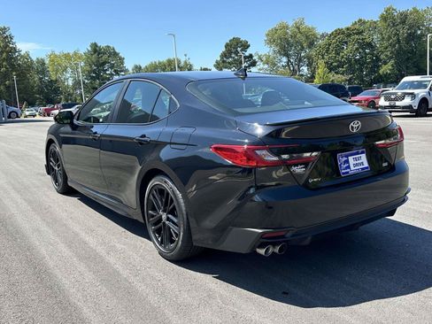 Used 2025 Toyota Camry SE FWD image 23