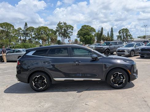 Certified 2026 Kia Sportage EX FWD image 9