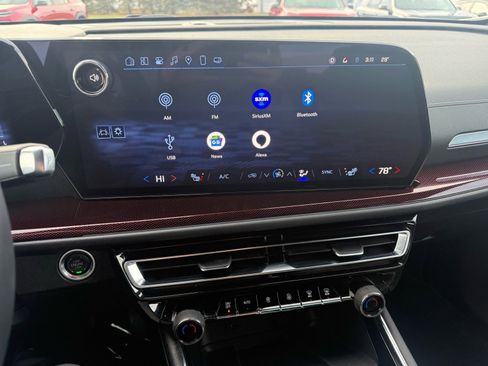 Used 2025 Chevrolet Traverse Z71 w/ Driver Confidence Package image 20