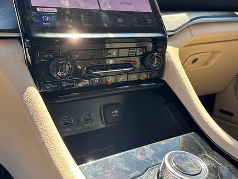 Used 2021 Jeep Grand Cherokee L Limited image 13