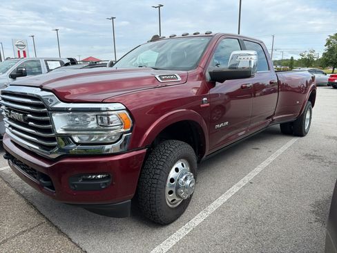 Used 2023 RAM 3500 Limited AWD/4WD image 2