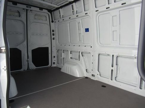 New 2025 Mercedes-Benz Sprinter 2500 image 18