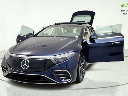 Used 2023 Mercedes-Benz EQS 580 4MATIC Sedan image 13