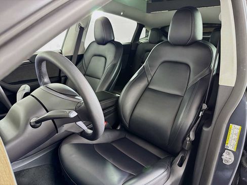 Used 2023 Tesla Model Y Long Range image 10