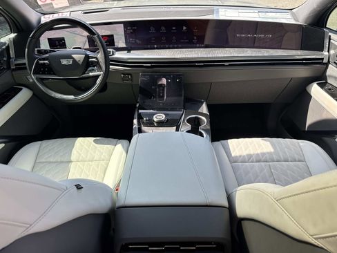 New 2026 Cadillac Escalade IQ Luxury 1 w/ LPO, Floor Liner Package AWD/4WD image 28