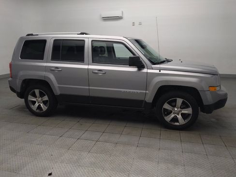 Used 2016 Jeep Patriot High Altitude FWD image 11