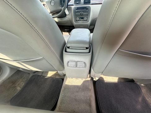 Used 2007 Buick Lucerne CXL image 22