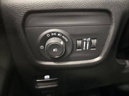 Used 2024 Jeep Grand Cherokee Limited w/ MOPAR Finishing Package image 26