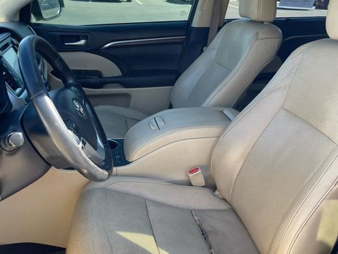 Used 2015 Toyota Highlander Limited Platinum AWD/4WD image 30