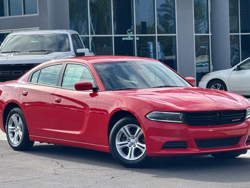Used 2022 Dodge Charger SXT image 2