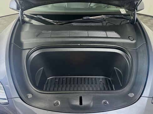 Used 2022 Tesla Model Y Long Range AWD/4WD image 35