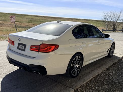 Used 2017 BMW 530i w/ M Sport Package image 9