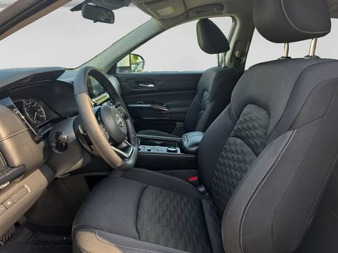 Used 2022 Nissan Pathfinder SV w/ SV Black Package AWD/4WD image 10