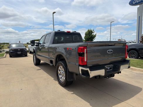 Used 2023 Ford F250 Lariat w/ Lariat Ultimate Package AWD/4WD image 3