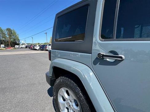 Used 2015 Jeep Wrangler Unlimited Sahara image 26
