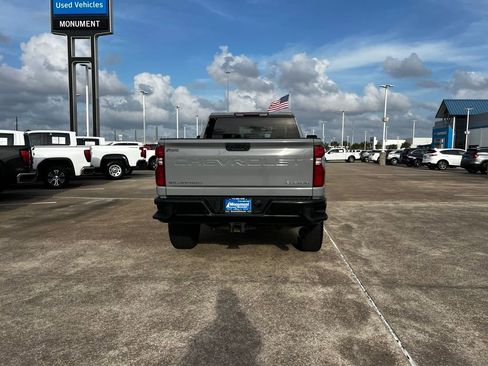 Used 2024 Chevrolet Silverado 2500 Custom w/ Custom Value Package image 18