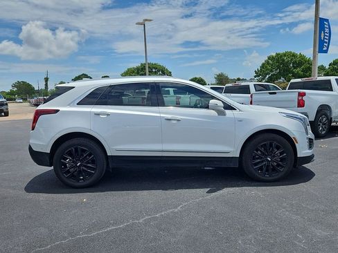 Certified 2022 Cadillac XT5 Premium Luxury w/ Technology Package FWD image 7