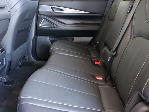 Certified 2025 INFINITI QX60 Luxe w/ Vision Package image 23