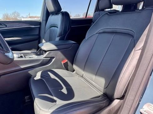 New 2026 Jeep Grand Cherokee L Limited AWD/4WD image 10