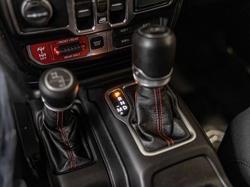 Used 2020 Jeep Wrangler Unlimited Rubicon w/ Dual Top Group image 29