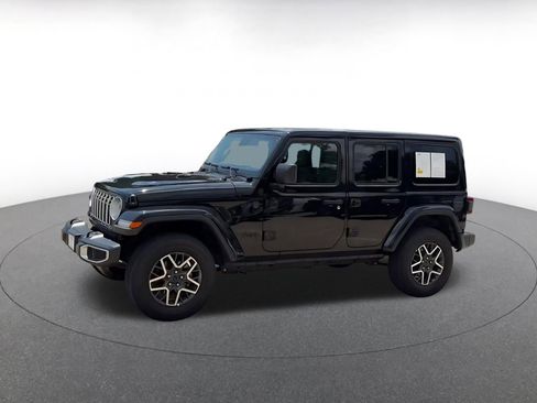 Used 2025 Jeep Wrangler Unlimited Sahara AWD/4WD image 8